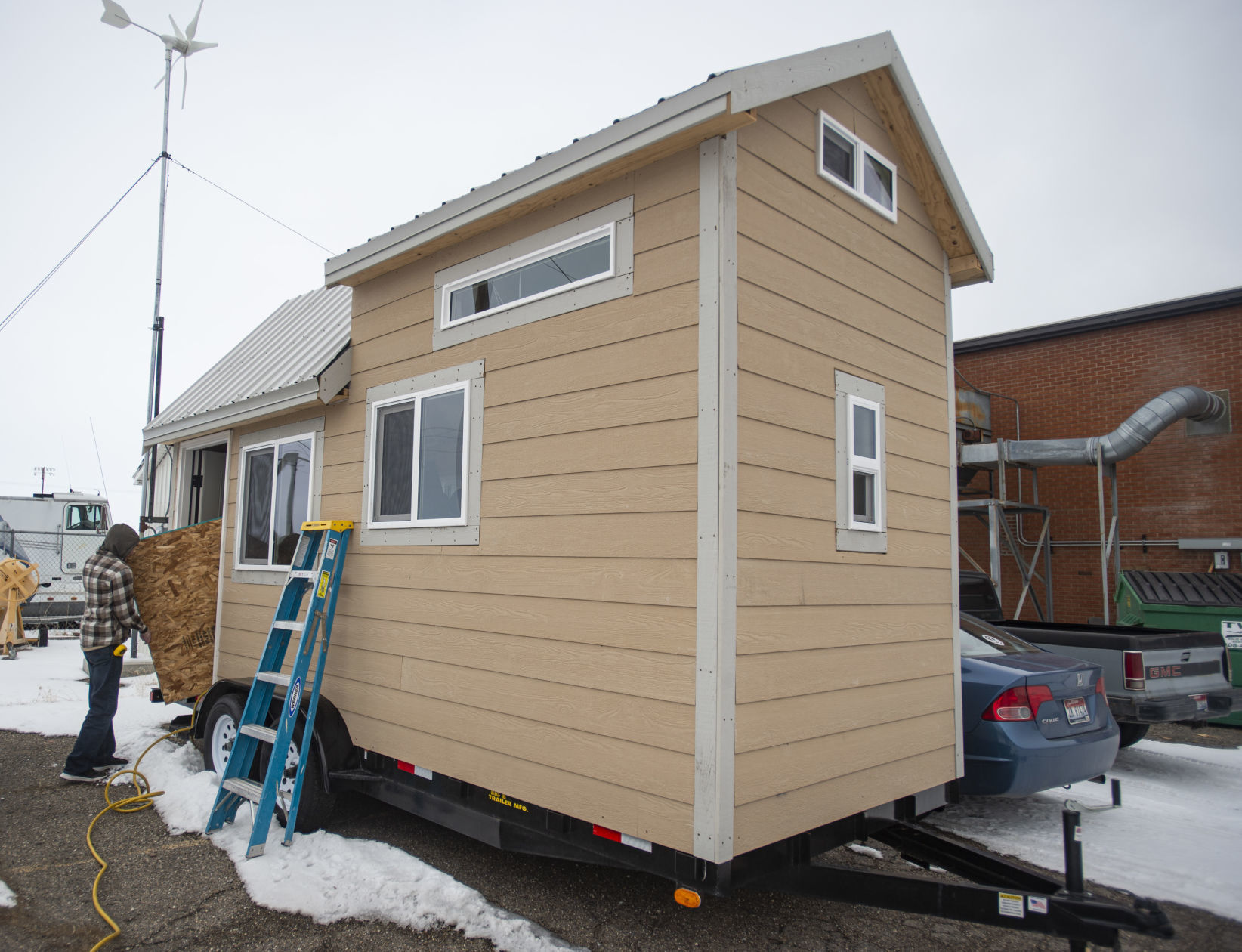 Students build tiny house